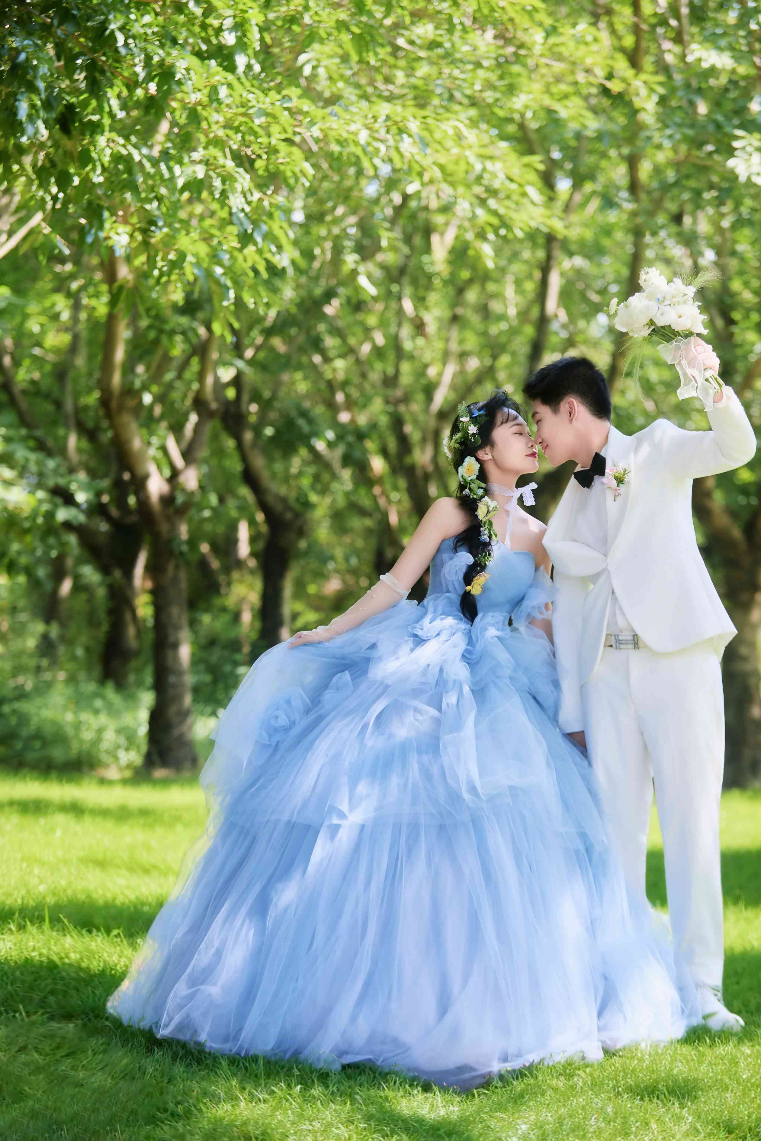 孙慧琳与刘涛的森系婚纱照1