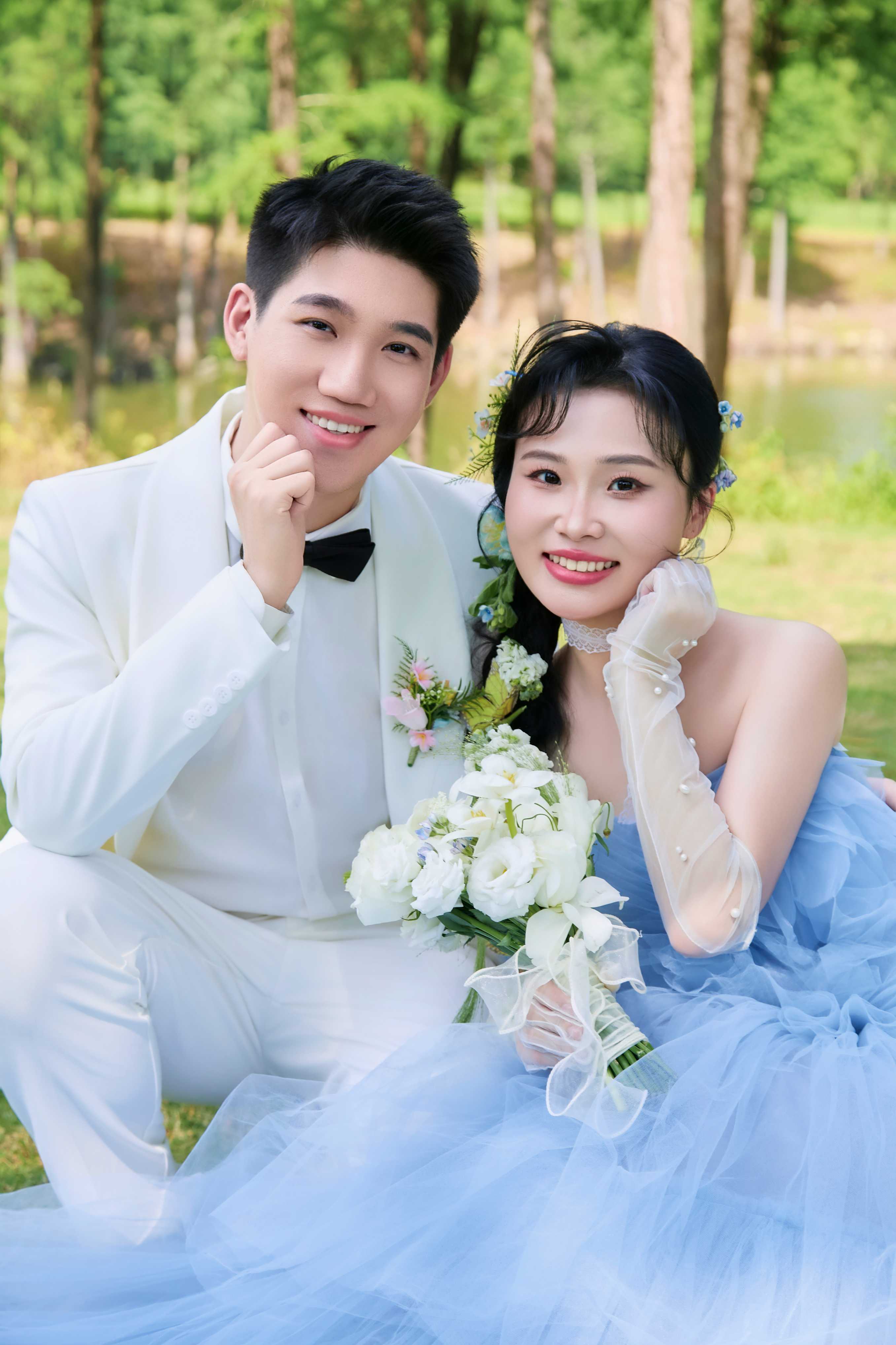孙慧琳与刘涛的森系婚纱照2