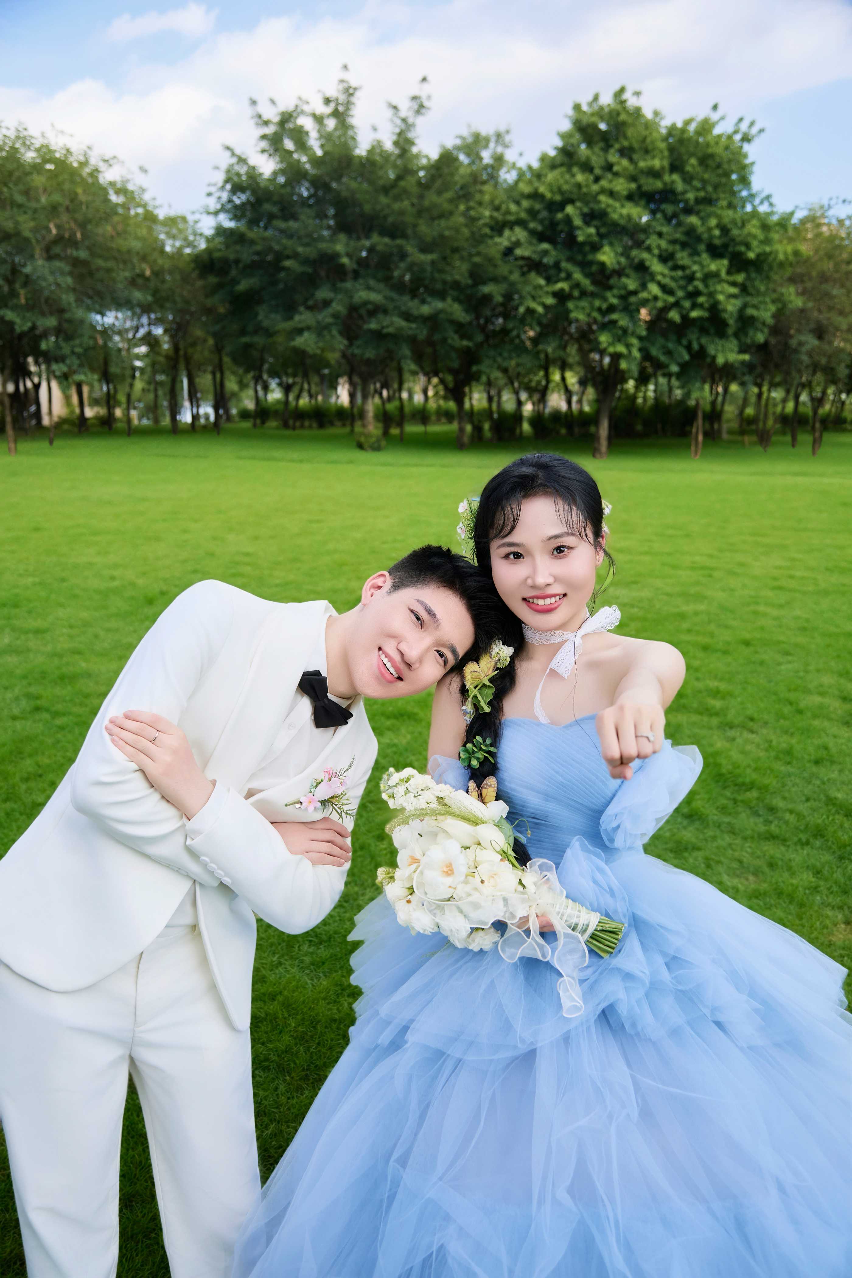 孙慧琳与刘涛的森系婚纱照3